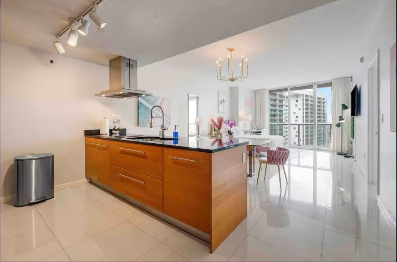 Icon Brickell Amazing Ocean View Apartment